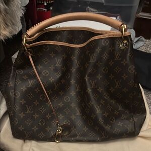 Louis Vuitton Artsy MM